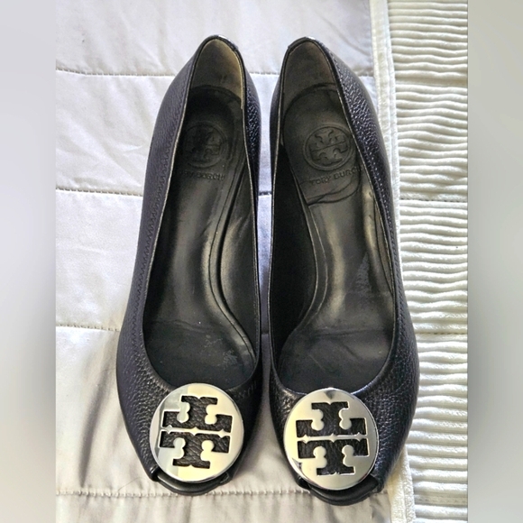Tory Burch Black Wedges Peep Toe with Silver Logo Size 9.5 - Picture 1 of 10